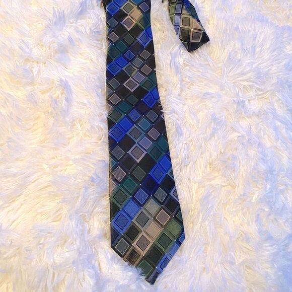 🌷 Kenneth Cole Reaction 🌷100% Silk Tie - Picture 2 of 4